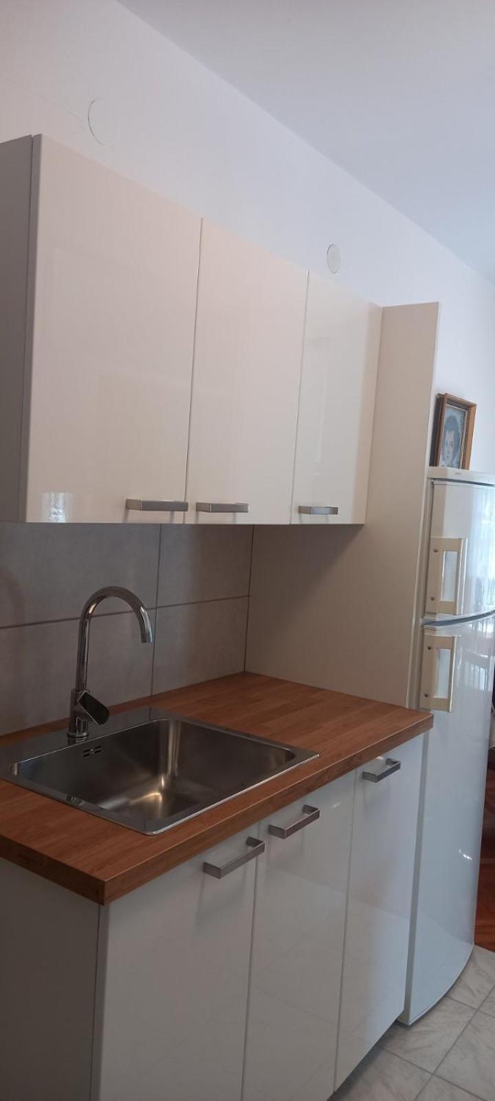 Apartment Tomislav 塞尼 外观 照片